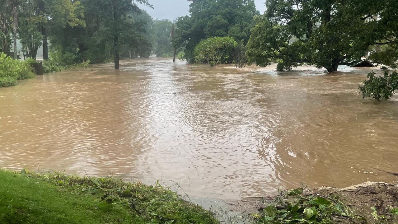 Coffs Harbour weather update: flooding, heavy winds and evacuation ...