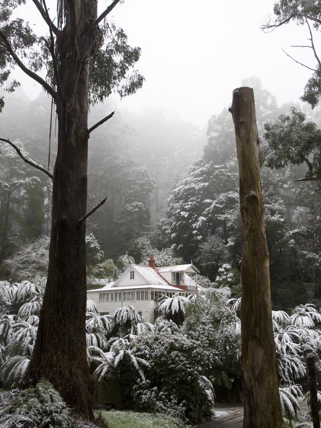 The snow covered mansion in 2018.