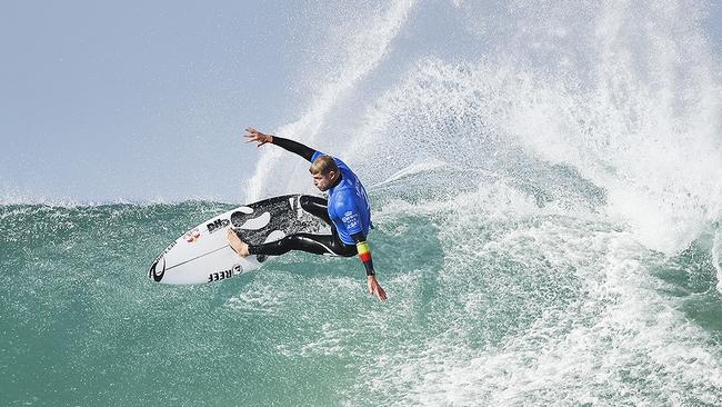 Defending event champion Mick Fanning has advanced to round three of the Corona Open J-Bay.