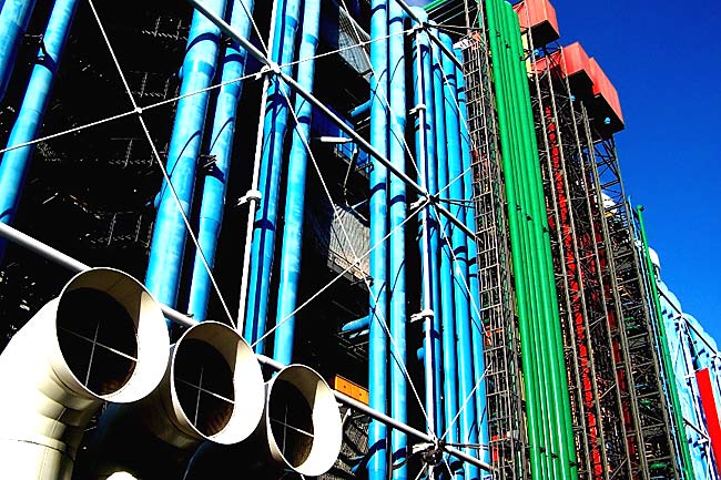 <p><strong>4. CENTRE GEORGES POMPIDOU, PARIS, FRANCE.</strong> When looking at the primary colour-coded ducts constructed on the outside of this modern art museum, one quickly sees why these elements are usually hidden / Flickr user Geoftheref</p>