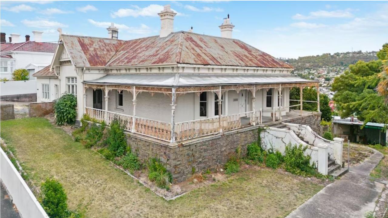 A $<a href="https://www.realestate.com.au/property-house-tas-launceston-141448028">4m property </a>for sale in Launceston.