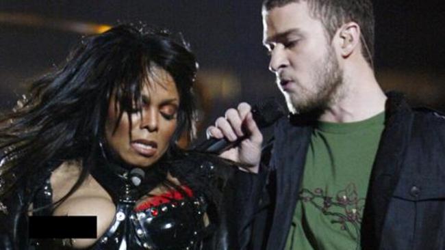 Janet Jackson apologizes for Super Bowl stunt