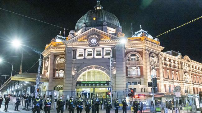 Police front anti-lockdown protesters in Melbourne’s CBD last week. Picture by Wayne Taylor 5th August 2021