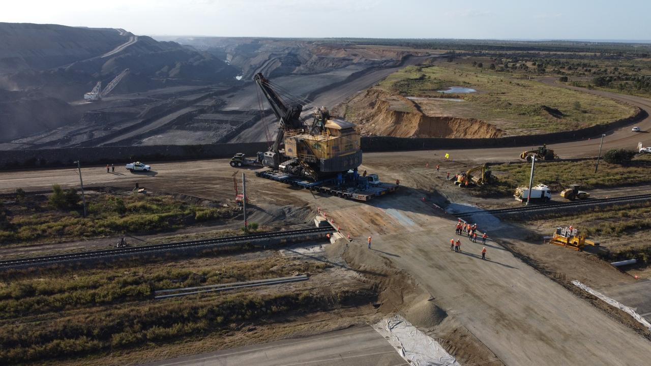 The team moved shovel SHE36, weighing 2000 tonnes, from the north to the south pit.