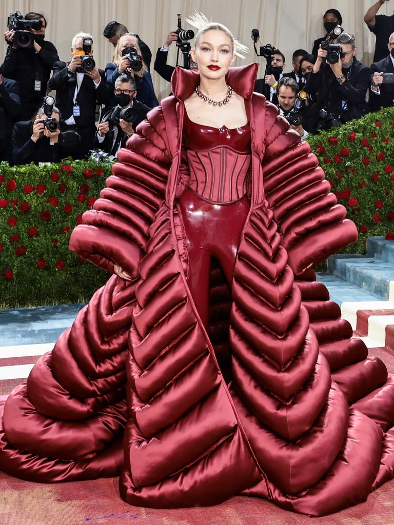 Emma Chamberlain attends the 2021 Met Gala benefit In America: A News  Photo - Getty Images