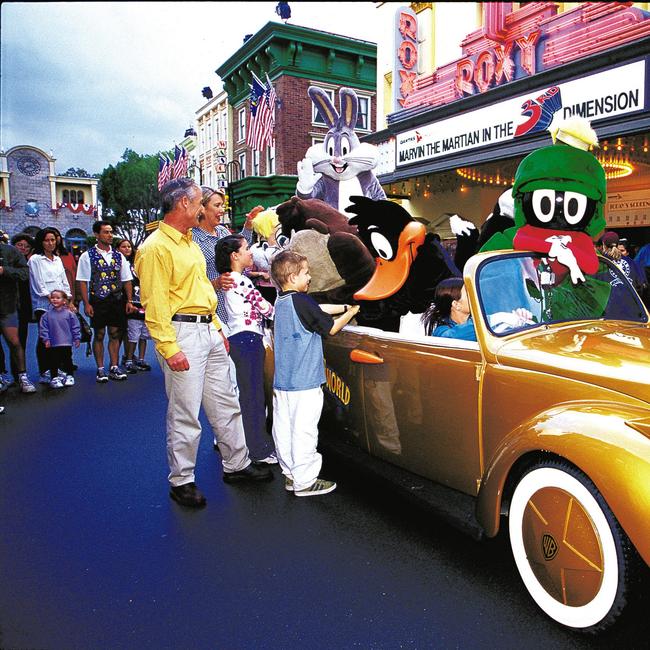 Marvin takes part in street parade at Movie World