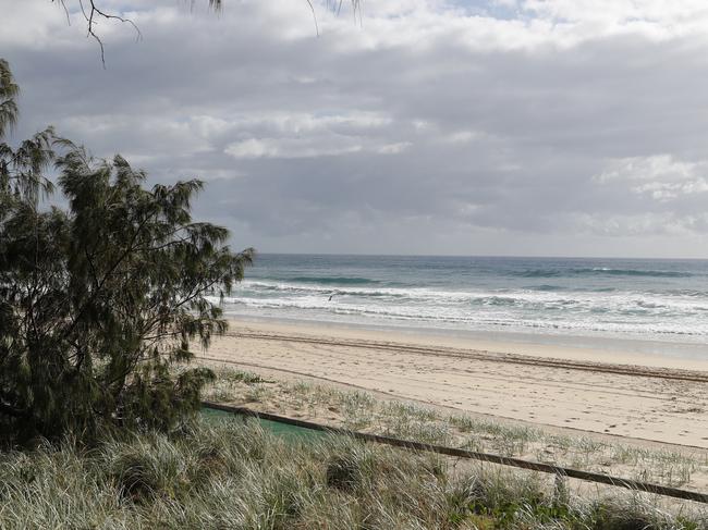 The beach where the body of an infant was found at Surfers Paradise on the Gold Coast, Monday, November 19, 2018. Police are investigating the death of an infant at Surfers Paradise overnight. (AAP Image/Regi Varghese) NO ARCHIVING