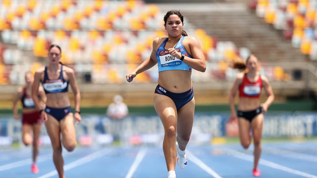 Samara Bond of New South Wales competes in the Girls' 400m heats. (Photo by Cameron Spencer/Getty Images)