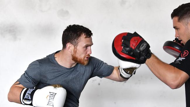 Boxer Dennis Hogan sparring this morning ahead of December’s fight against Jermall Charlo. (AAP Image/Darren England)