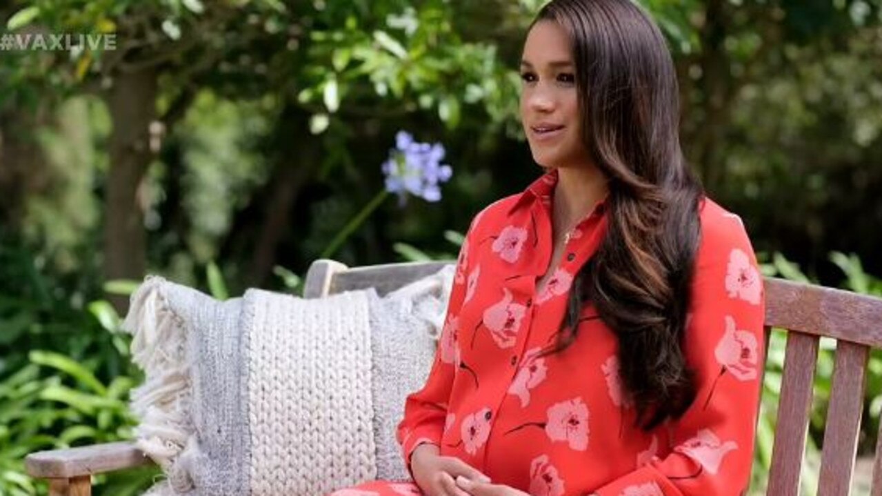 The star’s prominent baby bump was on full display. Picture: YouTube