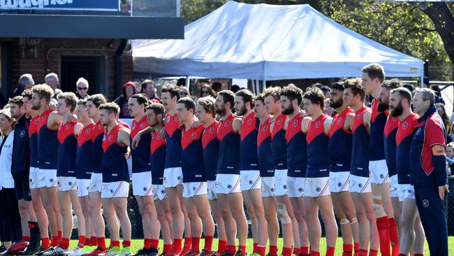 Diamond Creek stands arm in arm pre-match. Picture: Andy Brownbill.