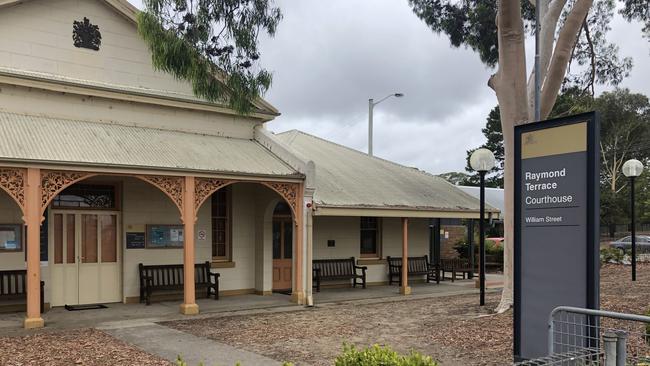 Raymond Terrace Court House.