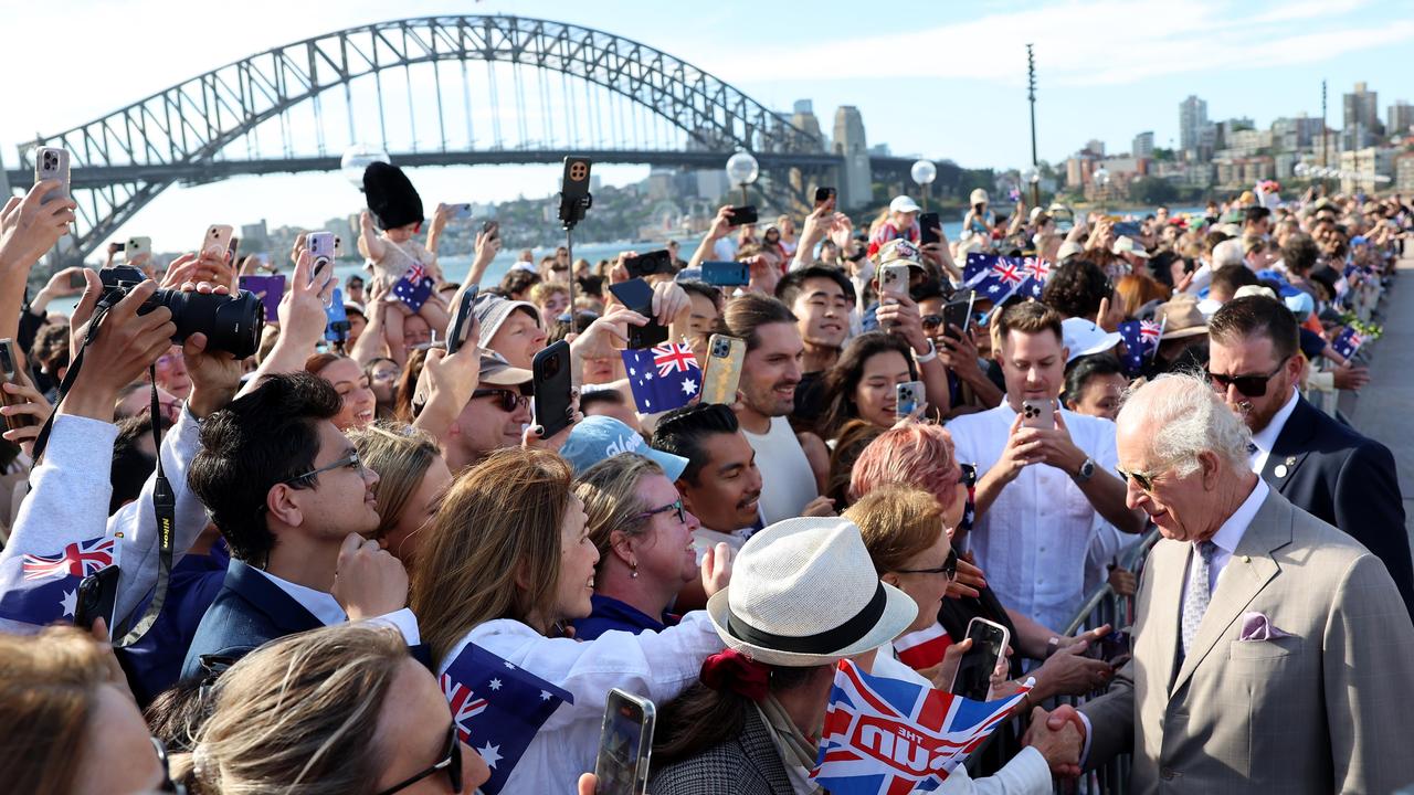 Thousands greet Charles, Camilla on their last day in Australia