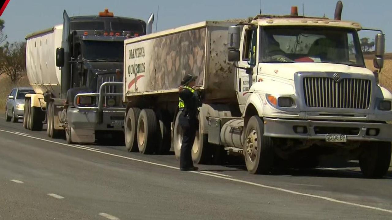 A serious crash between a truck and car has shut down part of the Thiele Highway. Picture: 7NEWS