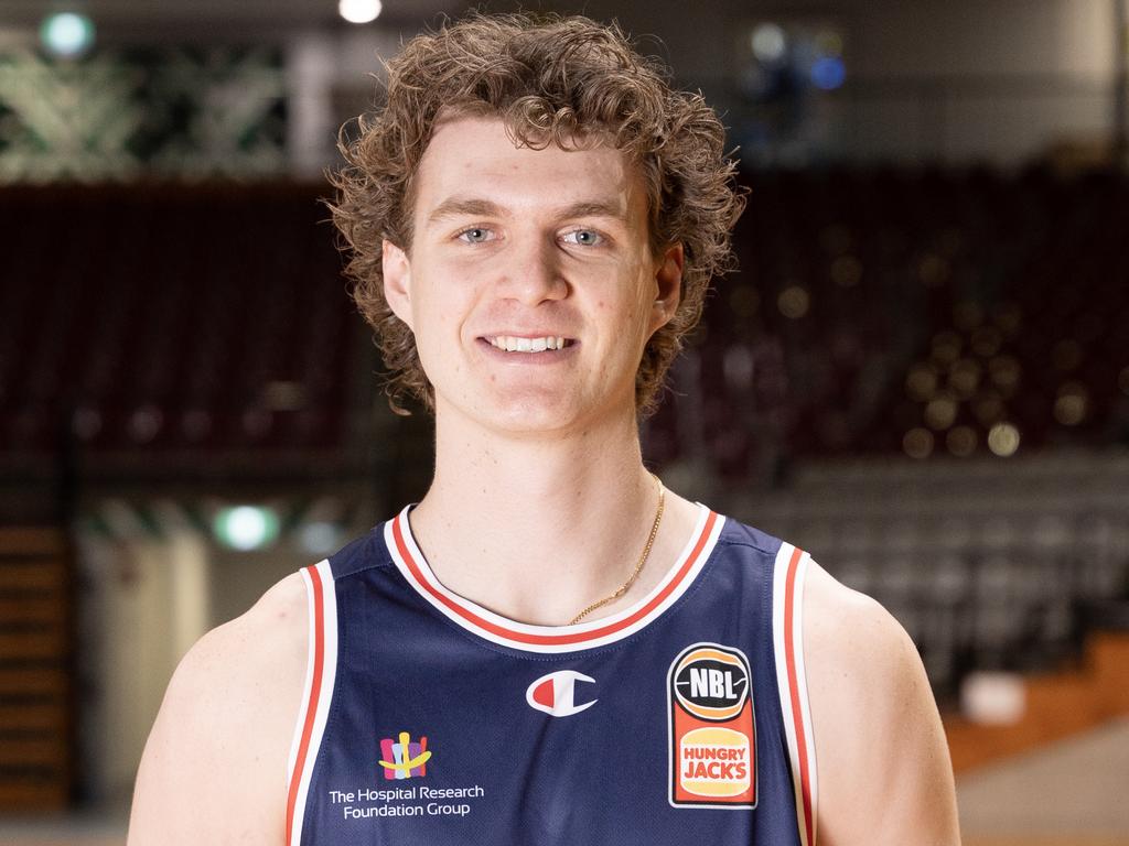 Rising South Australian centre Ben Griscti knocked back advances from AFL clubs to sign a multi-year deal with the Adelaide 36ers.