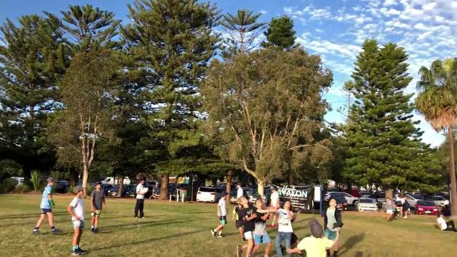 Footy star Dylan Walker hangs out with kids in Avalon