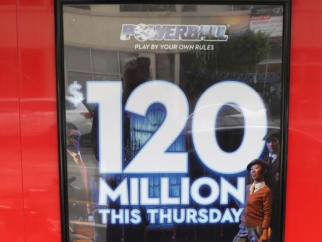 MELBOURNE, AUSTRALIA - NewsWire Photos, FEBRUARY 18, 2022. Powerball has jackbooted to $120 mil. Picture: NCA NewsWire / David Crosling