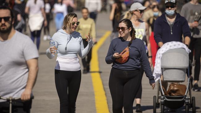 People exercise along St Kilda Foreshore enjoying the sun. Picture: NCA NewsWire / Paul Jeffers