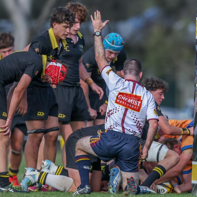 Seb Gardner scores one of his two tries for Ash. Photography by Stephen Archer
