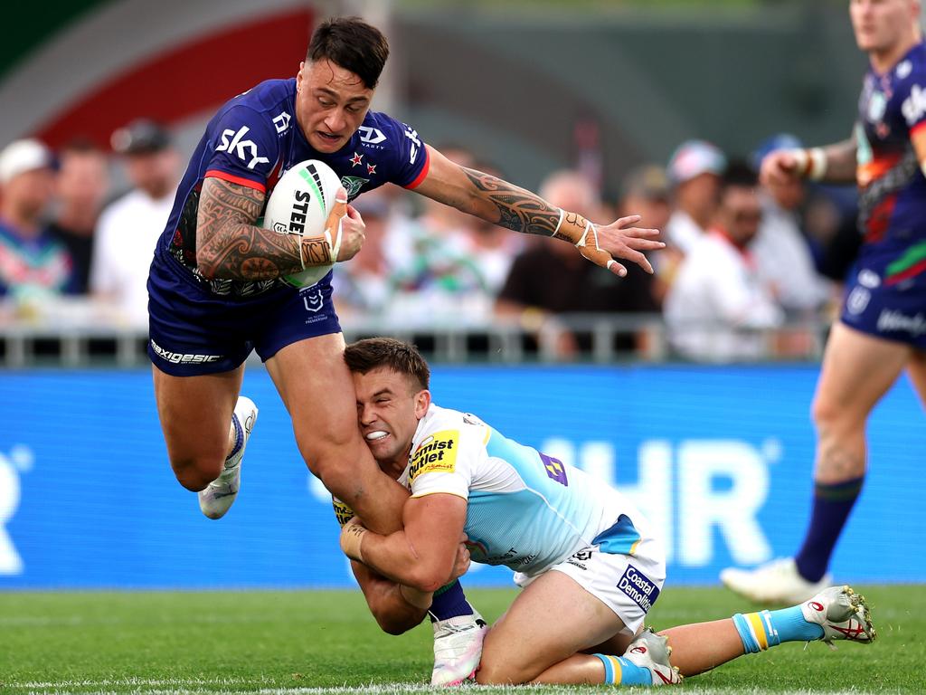 Charnze Nicoll-Klokstad looks to escape for the Warriors. Picture: Phil Walter/Getty Images