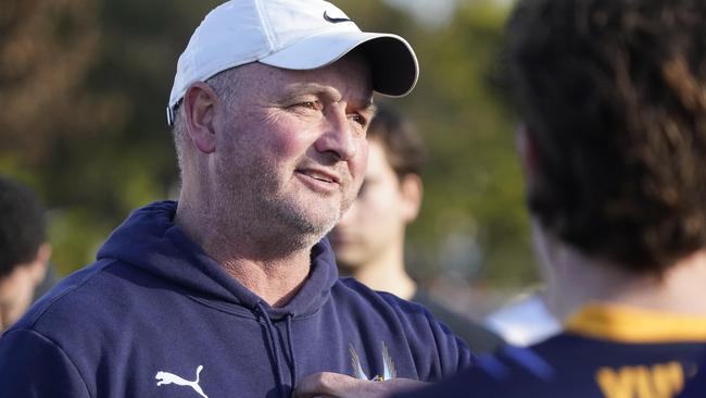 VAFA football: Mazenod v Parkdale Vultures at Central Reserve (North). Parkdale Vultures coach addressing players. Picture: Valeriu Campan