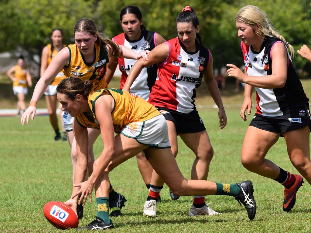 Eliza Shannon chases the ball against Southern Districts. Picture: Tymunna Clements/AFLNT Media.