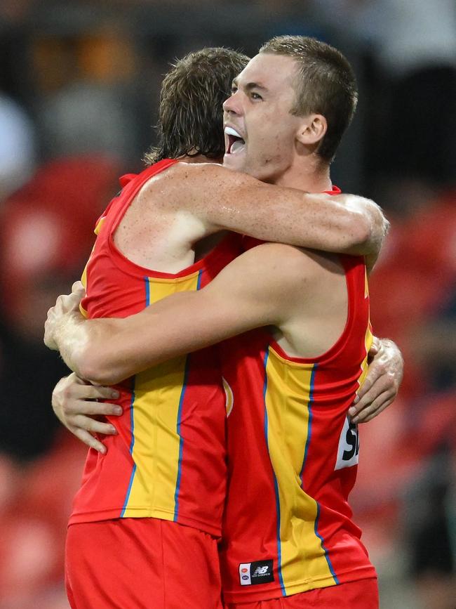 ...at the exact same time another game was on. (Photo by Matt Roberts/AFL Photos/via Getty Images )