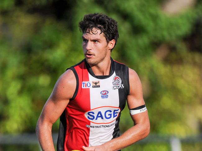 29/10/2017 AFL Nightcliff v S Districts. Southern Districts' Michael Bowden looks for a target during Sunday's match against Nightcliff; Picture: Felicity Elliott