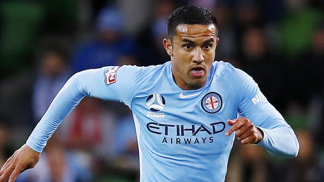 Robbie Slater says Tim Cahill needs to get his situation with Melbourne City sorted out soon.
