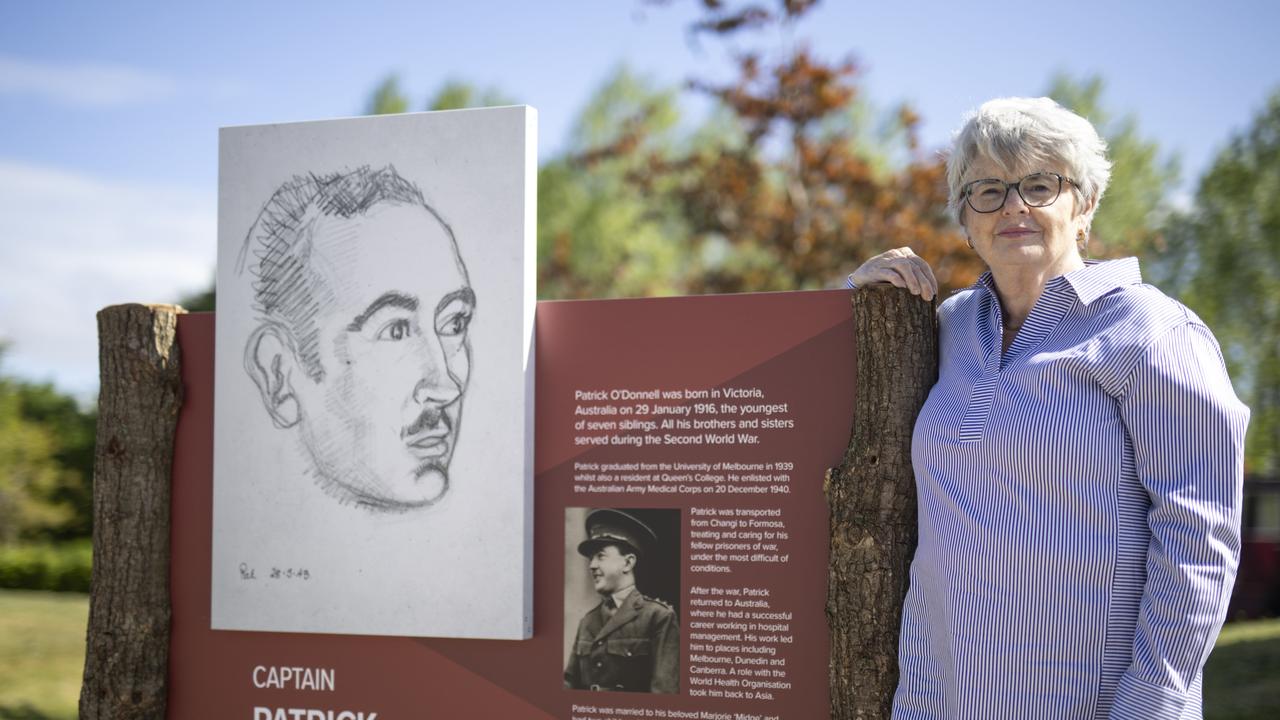 Portraits of POWs liberate families