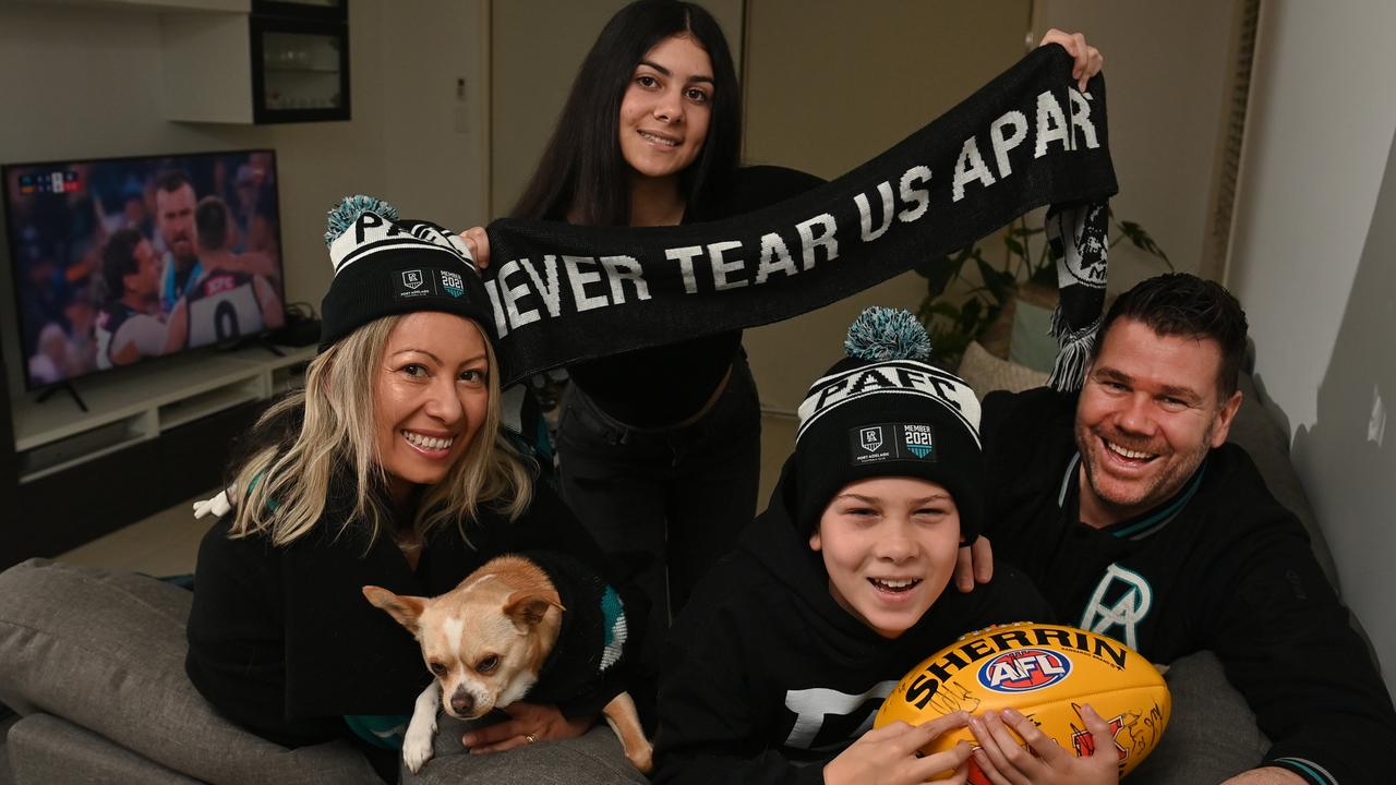 Port Adelaide fans Helga, Chico (dog), Michaela, 14, Daniel, 11 and David Ferrari. Picture: Keryn Stevens