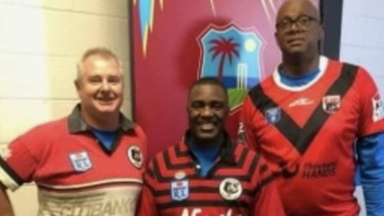 Bears tragic Gerry Keyte with Gus Logie and Courtney Walsh.