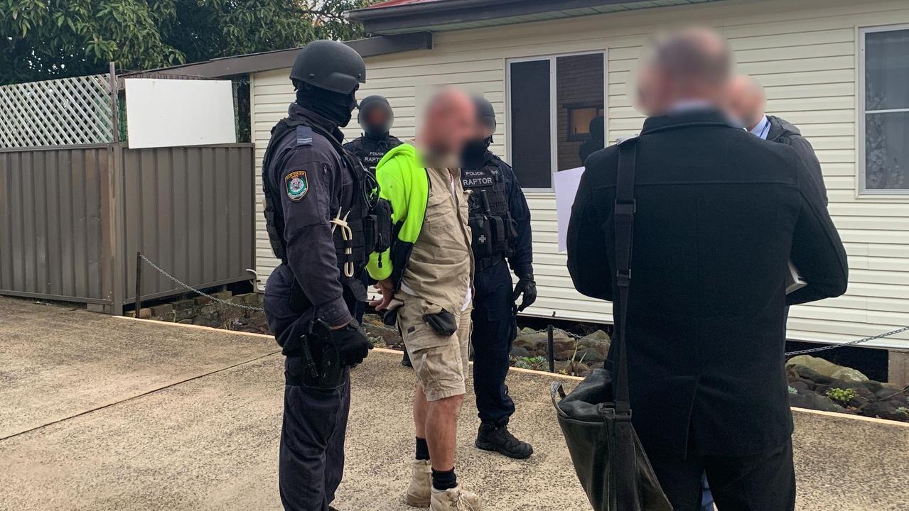 Coffs Harbour drug raid footage shows police arrest alleged Lone Wolf ...