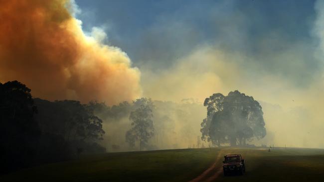 The fire approaches a Benloch home. Homes under threat in Benloch as the Lancefield fire still burns out of control. Picture: Nicole Garmston