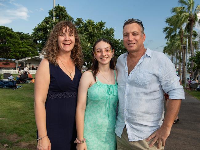 DARWIN, AUSTRALIA Sunday, 31 December, 2023:DARWIN NEW YEARS EVE 2023 Ben Espie, Amelia Espie, Rachael Mcdowall pose for a photo at Darwin Waterfront. Picture: Pema Tamang Pakhrin