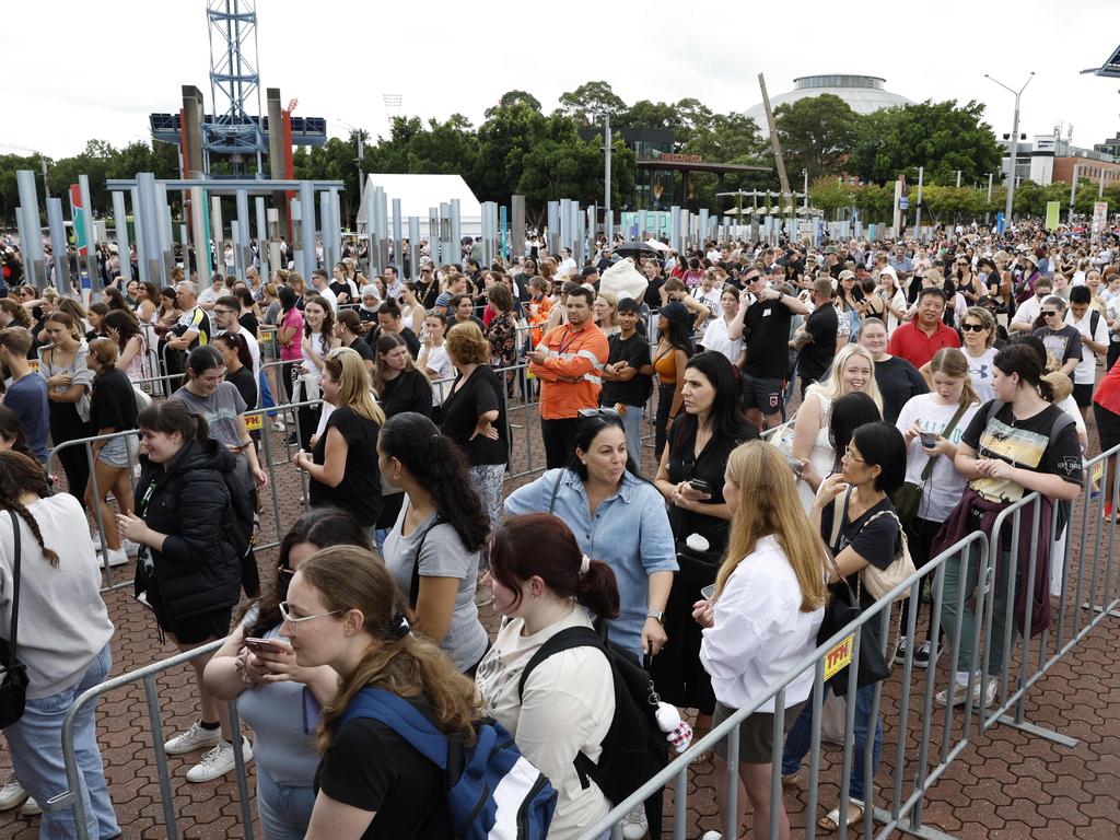 Taylor Swift fans queuing up for merch on its first day of going on sale ahead of Taylor Swifts sold out Sydney concerts. Picture: Richard Dobson