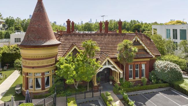 Antoinette Nido sold a 47-room nursing home in Toorak.