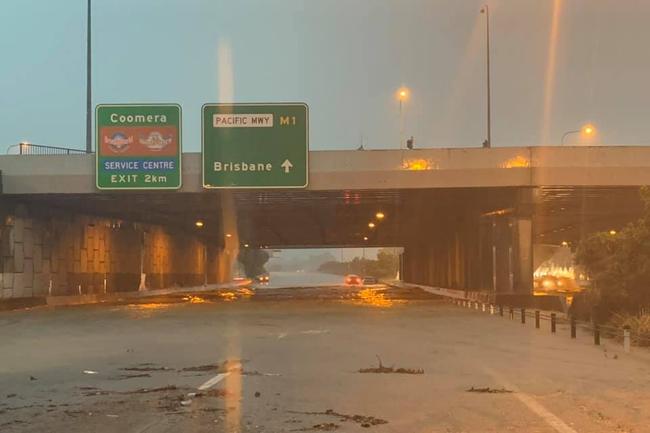 Flooding on the M1 at Oxenford. Picture Craig Sinden