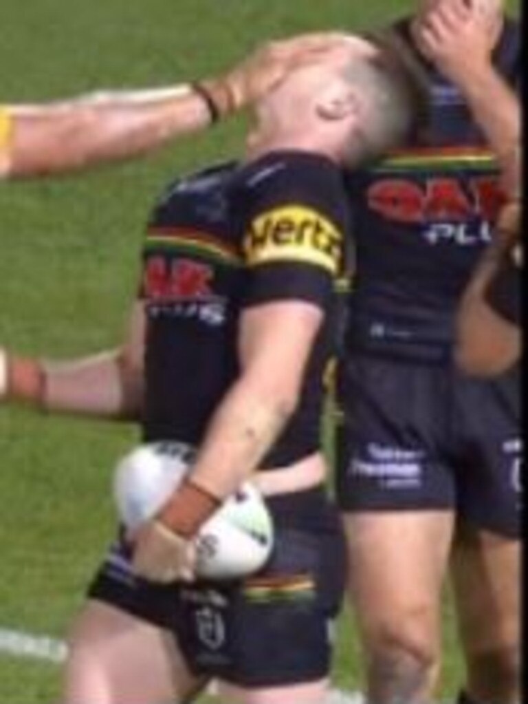 Keenan Palasi face palmed Dylan Edwards. Photo: Fox Sports.