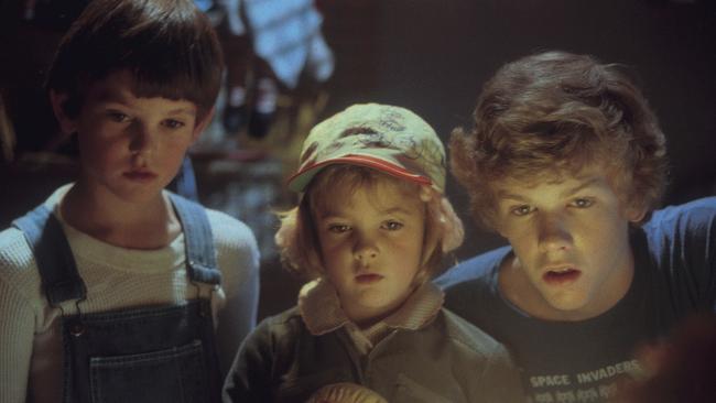 Henry Thomas, Drew Barrymore and Robert MacNaughton.