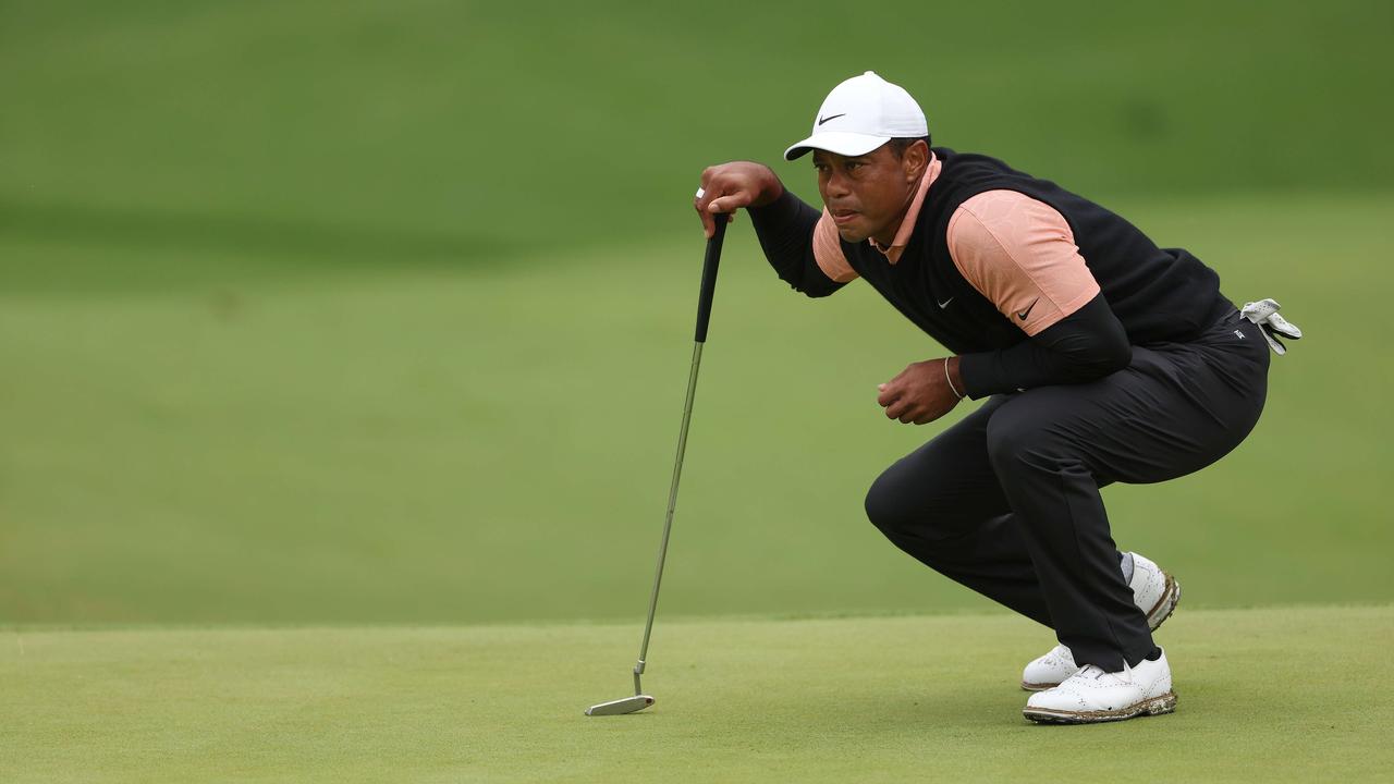 Tiger Woods mundur, cedera kaki, posisi, skor
