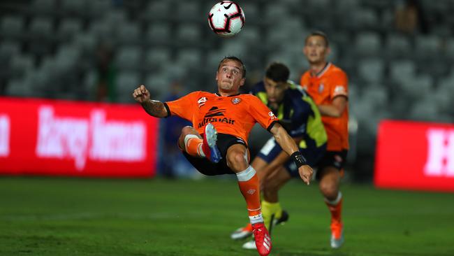 Brisbane’s Eric Bautheac shapes up for a spectacular bicycle kick to give his side the lead against Central Coast Mariners at Gosford Stadium. Picture: Getty Images