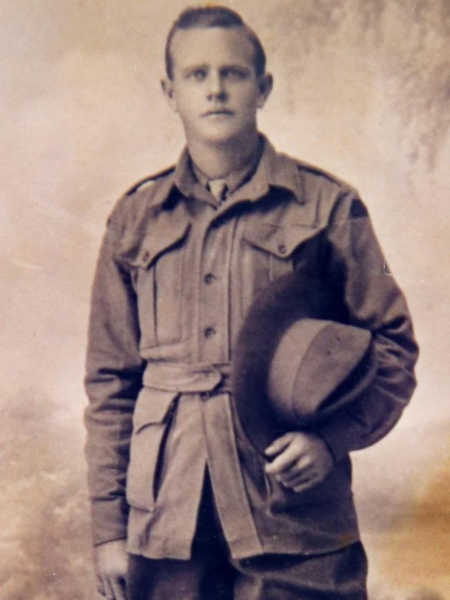 Just before the Anzacs stormed Lone Pine, a shrapnel pellet the size of a 10-cent piece Bernard Morris in his shoulder blade. It was never removed and would eventually lead to his death.