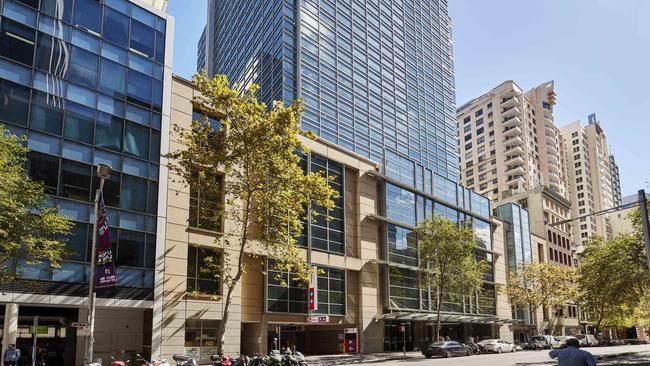 The building at 383 Kent St is in the heart of Sydney’s CBD between Town Hall and Wynyard train stations. It has 12 levels of A-Grade office space with 1577sq m floor plates.