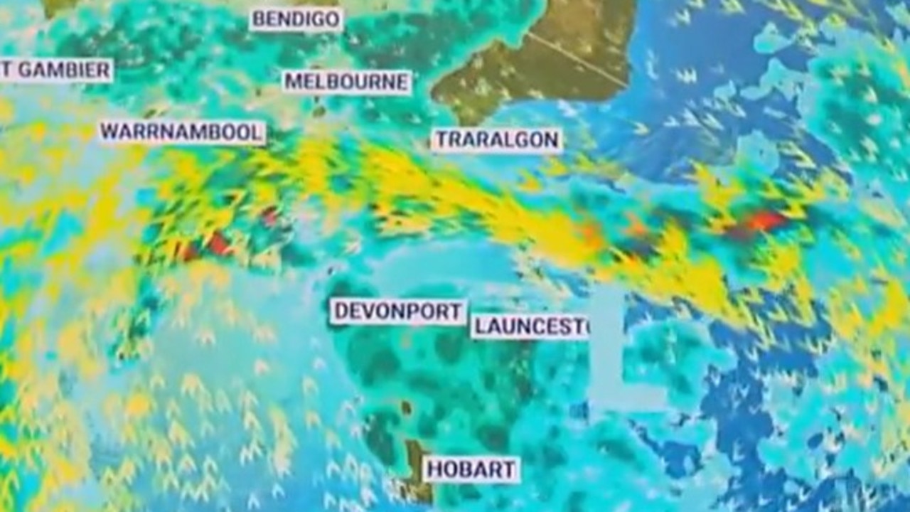 East coast low causes flooding in Victoria and Tasmania, severe weather ...