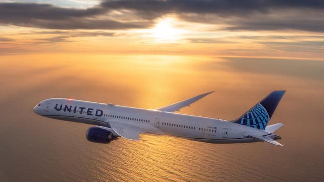 United Airlines 787