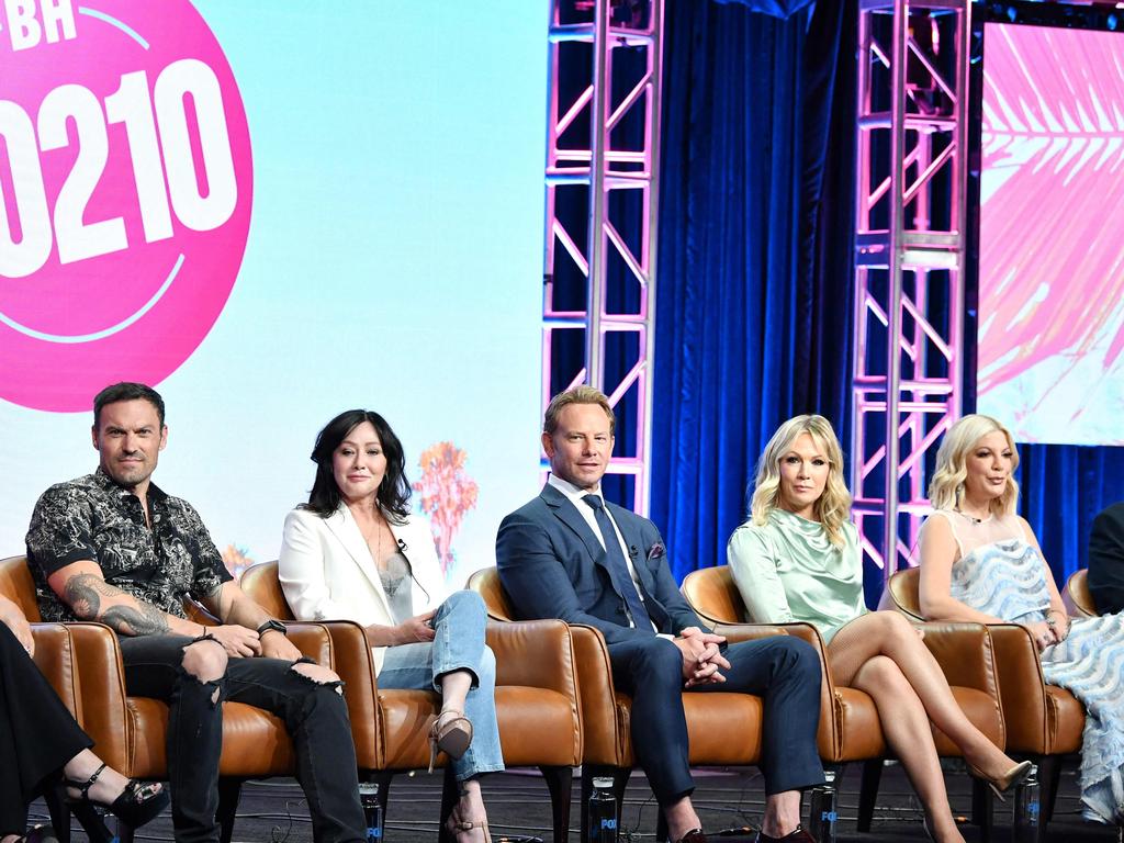Brian Austin Green, Shannen Doherty, Ian Ziering, Jennie Garth and Tori Spelling, pictured together in 2019. Picture: AFP