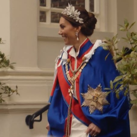 Kate leaves for the coronation.