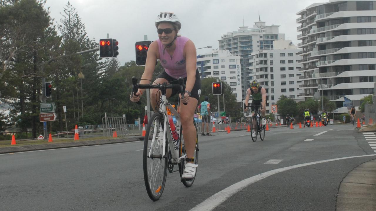 Action from the sprint event at the 2023 Mooloolaba Triathlon.