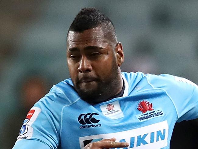 SYDNEY, AUSTRALIA - JULY 07: Taqele Naiyaravoro of the Waratahs breaks a tackle during the round 18 Super Rugby match between the Waratahs and the Sunwolves at Allianz Stadium on July 7, 2018 in Sydney, Australia. (Photo by Mark Kolbe/Getty Images)
